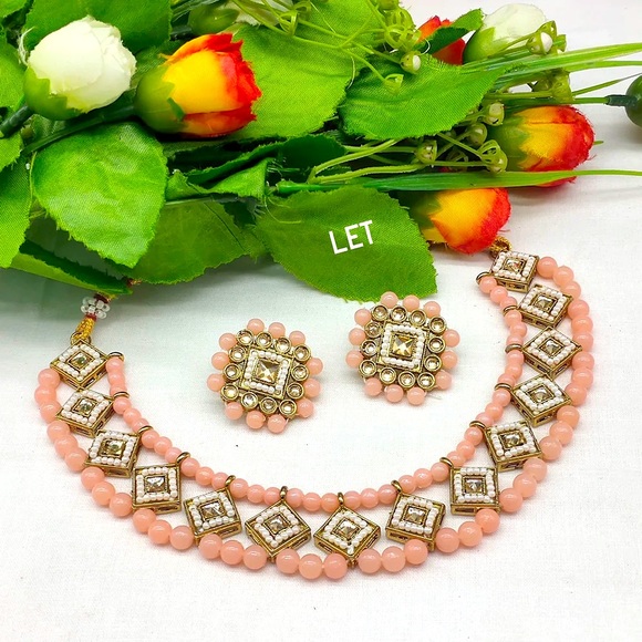 Peach color Gold plated crystal stone and beads necklace set with earrings. - Picture 1 of 1